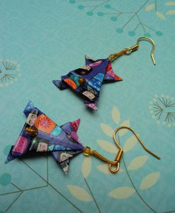 boucles d'oreille grenouilles mauves