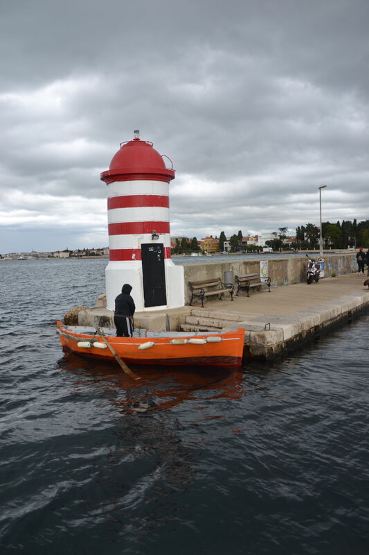 Zadar, le bac à la sortie du port, mardi 27 octobre 2020