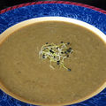 Soupe et potage de champignons (bolet séché) inspirés de la bramboracka
