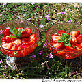 Coupe de fraises a la menthe du jardin