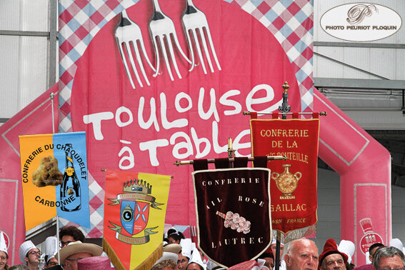 MIN_21_09_2018_bannieres_devant_Toulouse_a_table