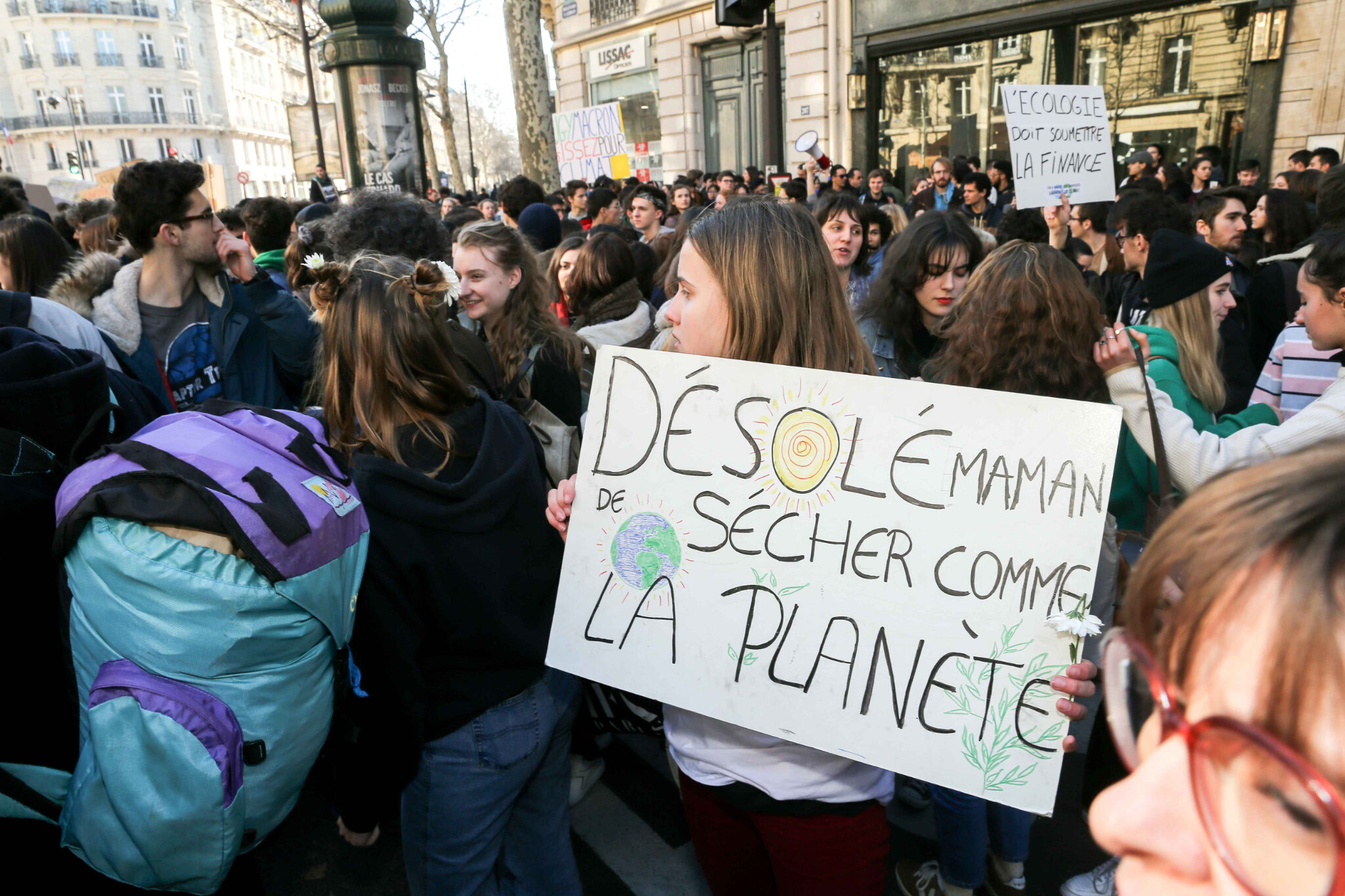 Timide début de mobilisation des jeunes pour le climat à Paris. © Michel Stoupak. Ven 15.02.2019, 14h14m45.