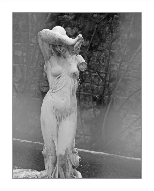 statue femme neige pluie 190318 nb