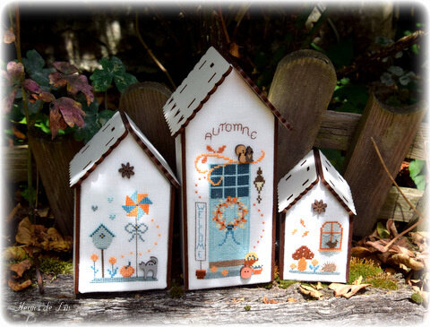 trio de nichoirs automne
