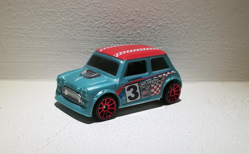 Morris Mini (Hotwheels) (5)