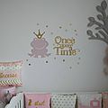 stickers prince charmant grenouille once upon a time rose doré - décoration chambre bébé prince charmant conte de fée rose doré