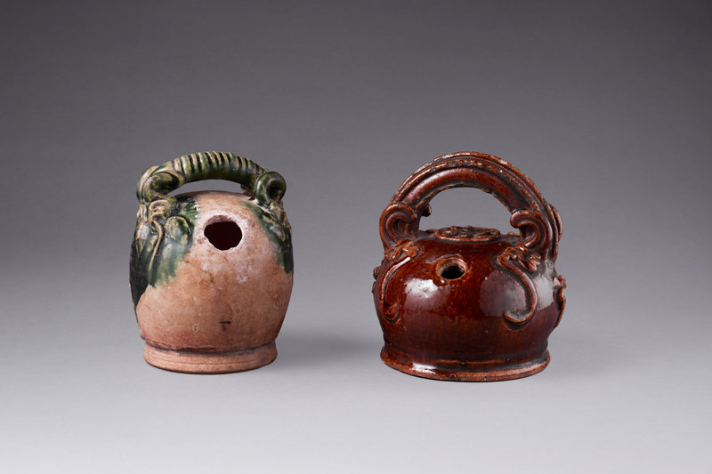 A 'Bát Tràng' stoneware lime pot and a 'Quảng Đức' stoneware lime pot, Vietnam, 14th-15th; 17th-18th century
