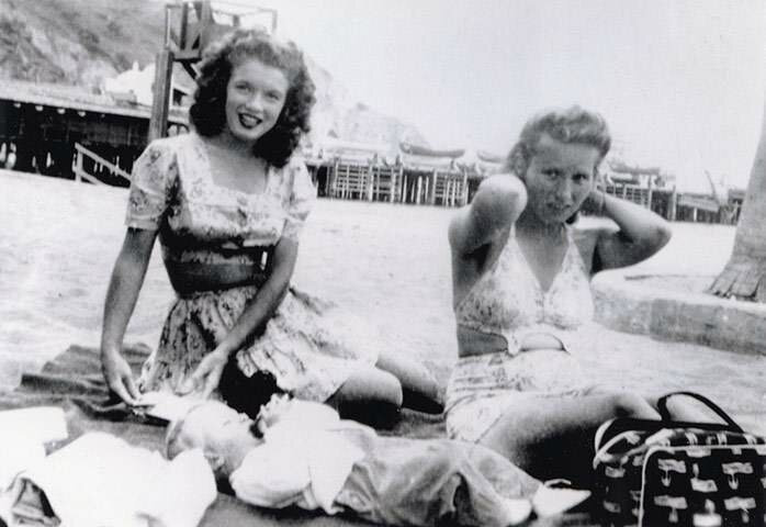 1943-Santa_Catalina_Island-avalon_beach-013-1