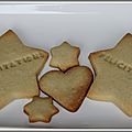 Ecrire sur des biscuits: un message qui a du goût