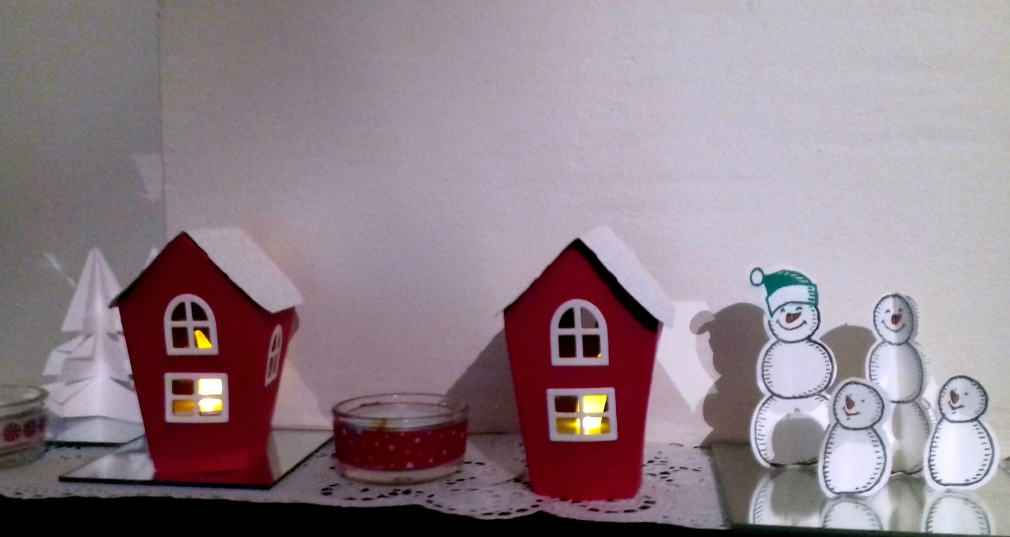 J - 9 - Maisons de Noël