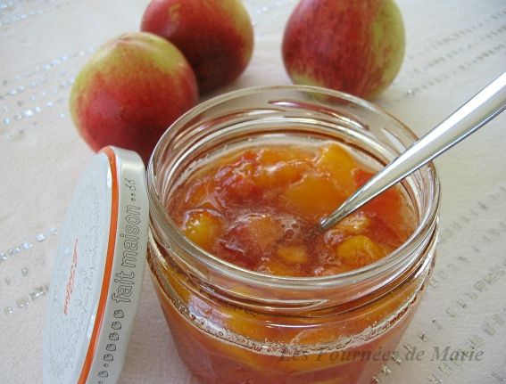 Confiture de nectarines au miel de lavande et au romarin - Les Fournées ...