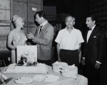 1960-06-01-on_set_LML-birthday_of_MM-011-1