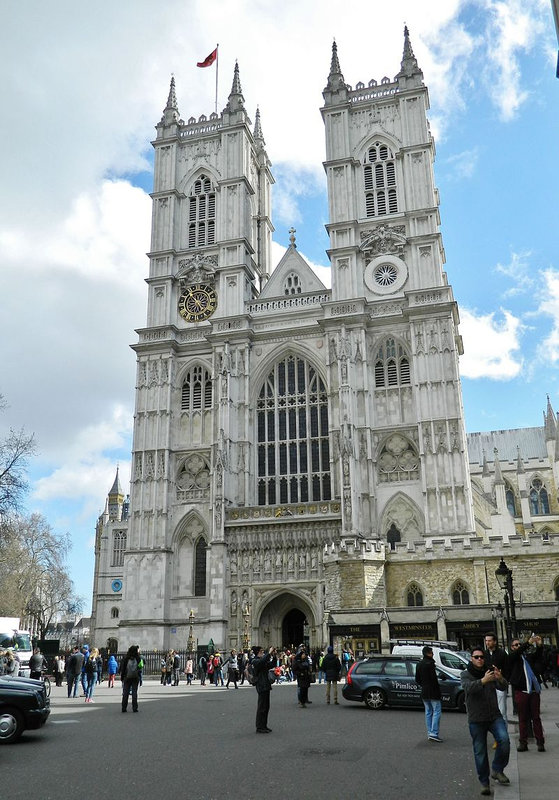 Westminster_Abbey_facade_London_2016_(02)