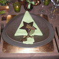 Table noël brune, or, avec un peu de vert