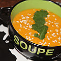 Veloute courge butternut, potimarron, gingembre, a la creme et aux eclats d'amandes 