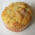 Muffins oignons lardons et muffins knackis/gouda