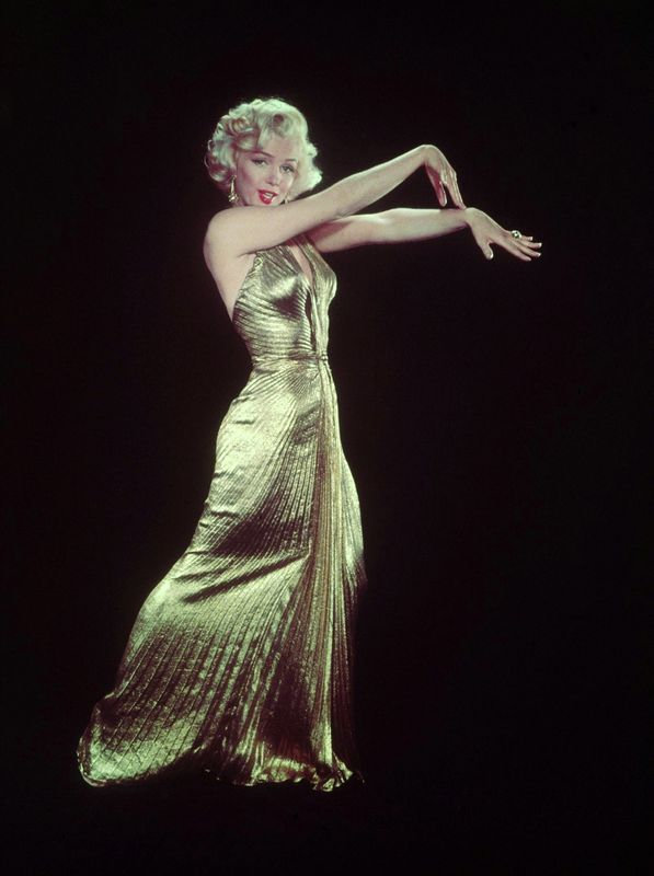 William_Travilla-dress_gold-1952-film-GPB-sc05-studio-by_clark