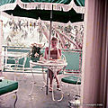 Octobre 1953, chez schenck - umbrella par milton greene