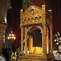 La sainte tunique du christ ostension basilique argenteuil / the holy tunic france argenteuil