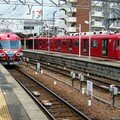 Panorama car 7000 et 100 en gare d'Inuyama