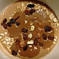 Porridge crémeux à la cacahuète et sa sauce tiède au chocolat
