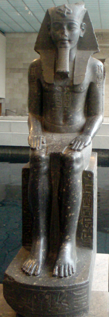 220px-AmenhotepIII-Colossus01_MetropolitanMuseum
