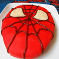 Spiderman, the return... pâte à sucre et biscuit aux amandes pour mon spiderman à moi !