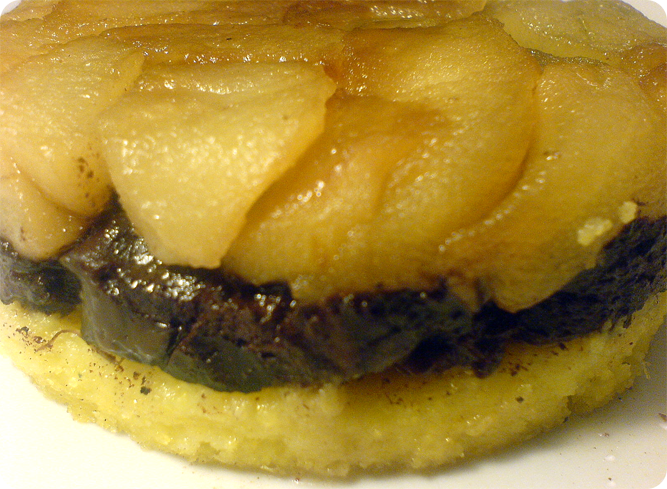 Ersatz De Tatin De Boudin Pommes Poires Caramelisees Et Polenta Au Parmesan La Soupe A La Fille