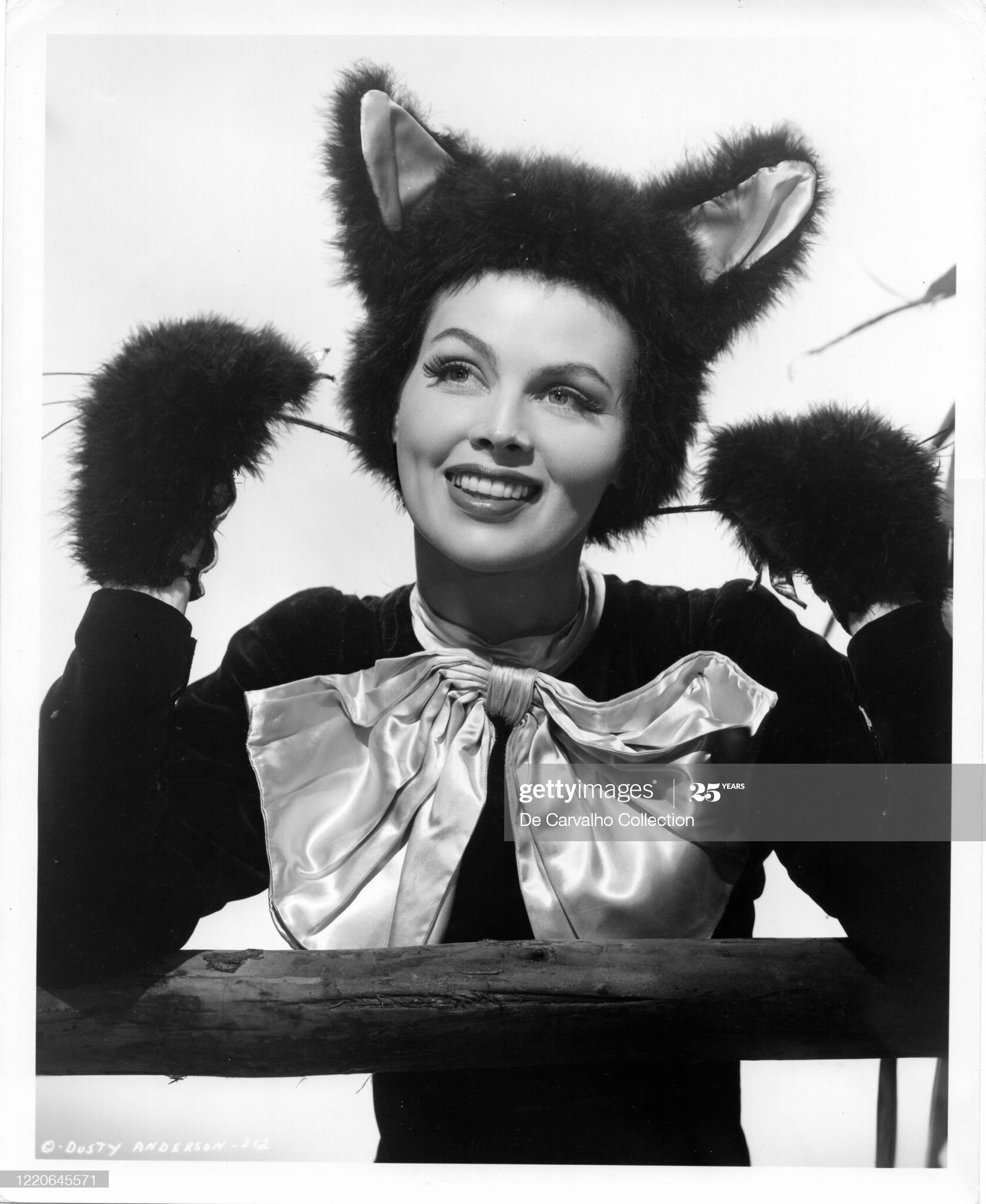1946, Dusty Anderson par Ed Cronenweth - Girl Don't Come