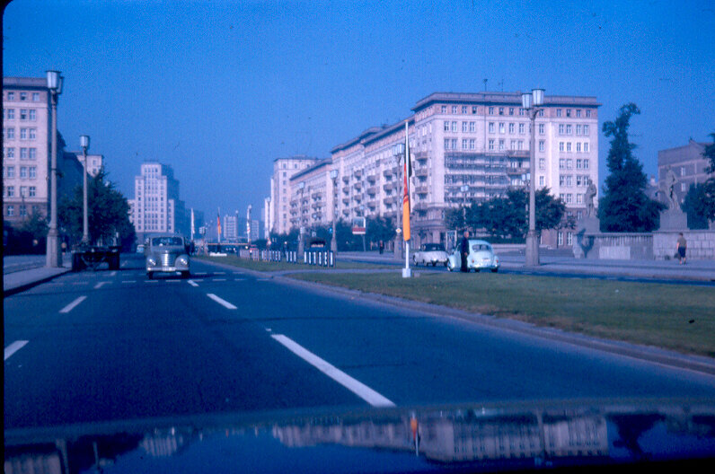 1965-Berlin-Est-Karlmarxallée
