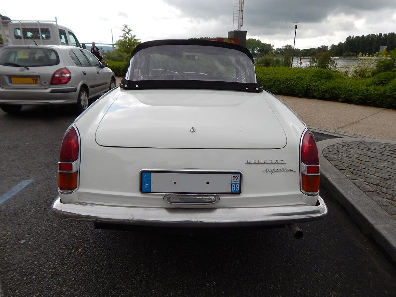 Peugeot404cabinjar