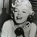 Marilyn téléphone