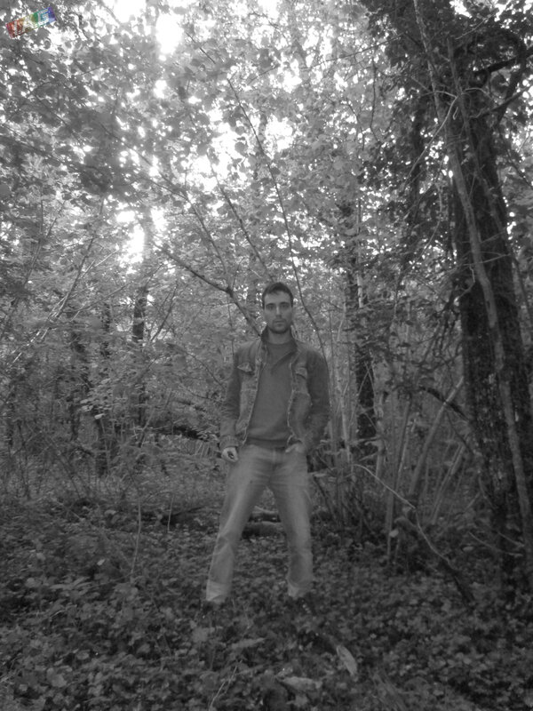Dany IN THE WOODS (4)