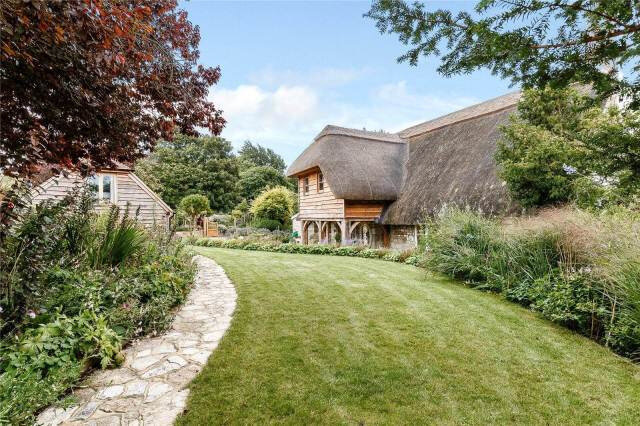 thatched-cottage-goals-english-cottage-garden