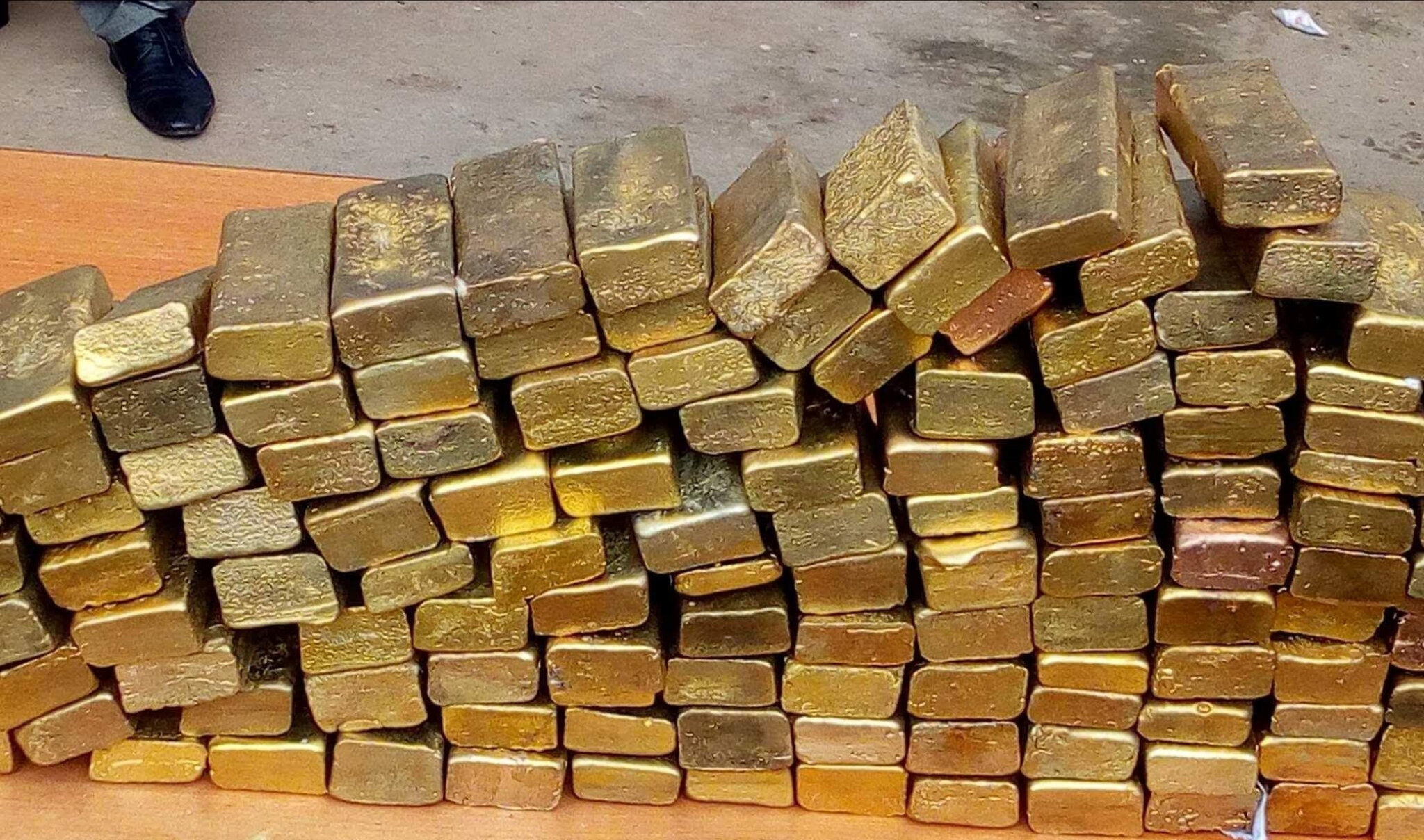 Recherche achat or en poudre - Sale of gold in powder and gold ingot in Italy, Switzerland