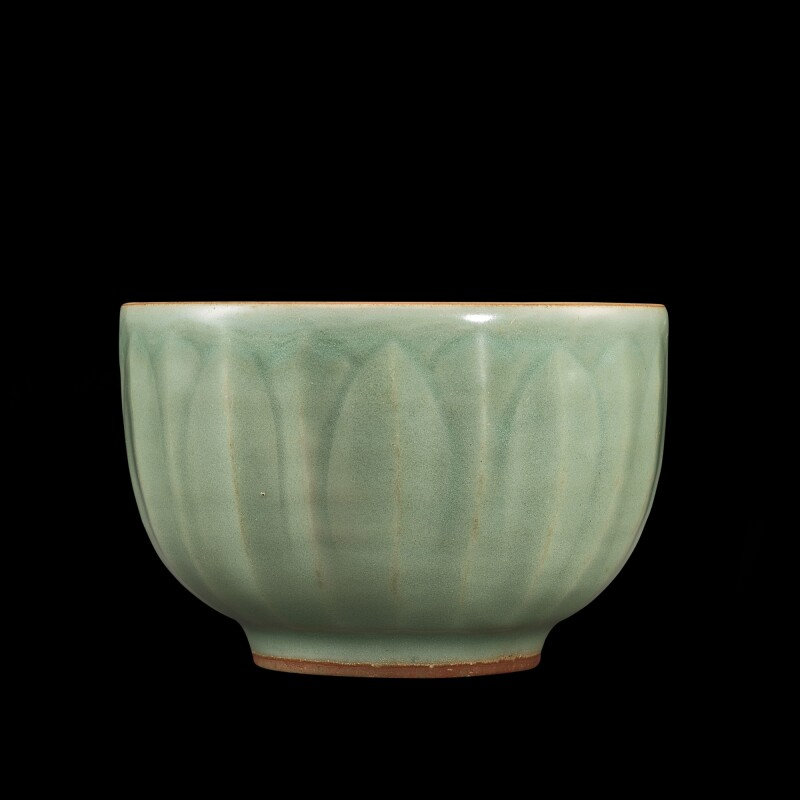 Ceramics from the Houlezhai Collection sold at Sotheby's Hong Kong 
