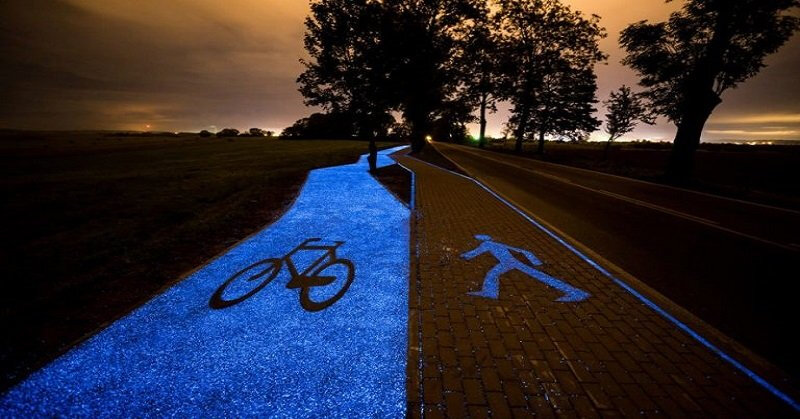 poland-unveils-glow-in-the-dark-bicycle-path-that-is-charged-by-the-sun1