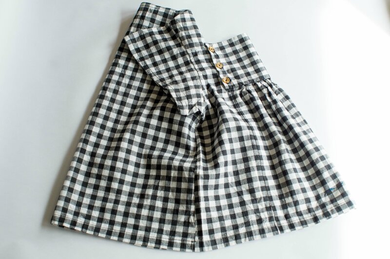 une blouse pour Mina extraite du livre de patrons Minabulle une blouse pour Mina extraite du livre de patrons Minabulle