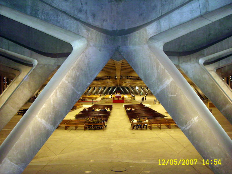 Lourdes, la Basilique Saint Pie X