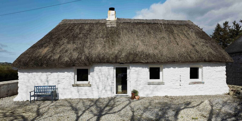 58036-thatched-cottage-restoration-9c6d194bb31fe84bdfd118e1afa132a1