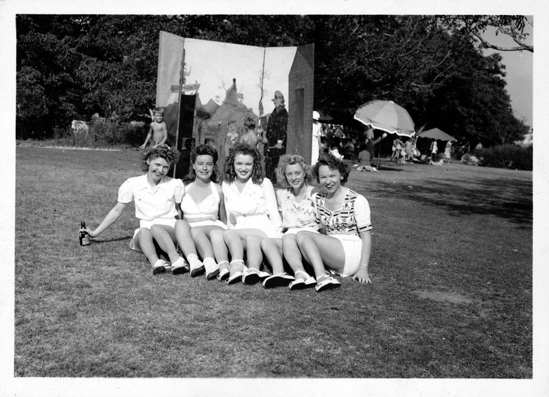1944-06-19-san_diego-balboa_park-radioplane_picnic-011-1