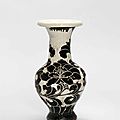 A very rare Cizhou sgraffiato 'peony' vase, Northern Song-Jin Dynasty (960-1234)
