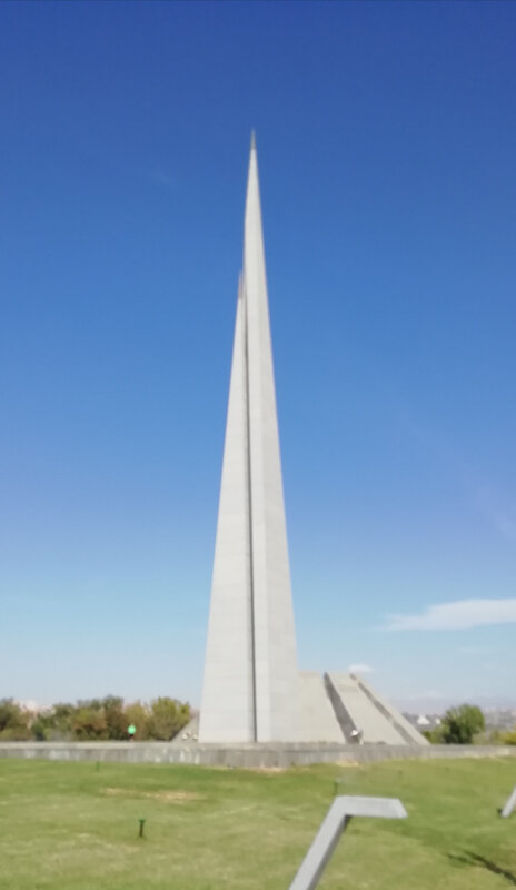 mémorial génocide lieu de la flamme et monument 1