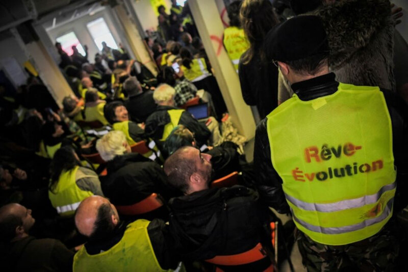 1209476-des-gilets-jaunes-delegues-participent-a-l-assemblee-des-assemblees-le-5-avril-2019-a-saint-nazaire-