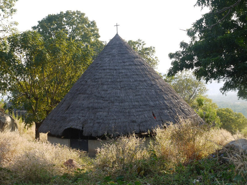 11-JF église dans un village bédik Sénégal
