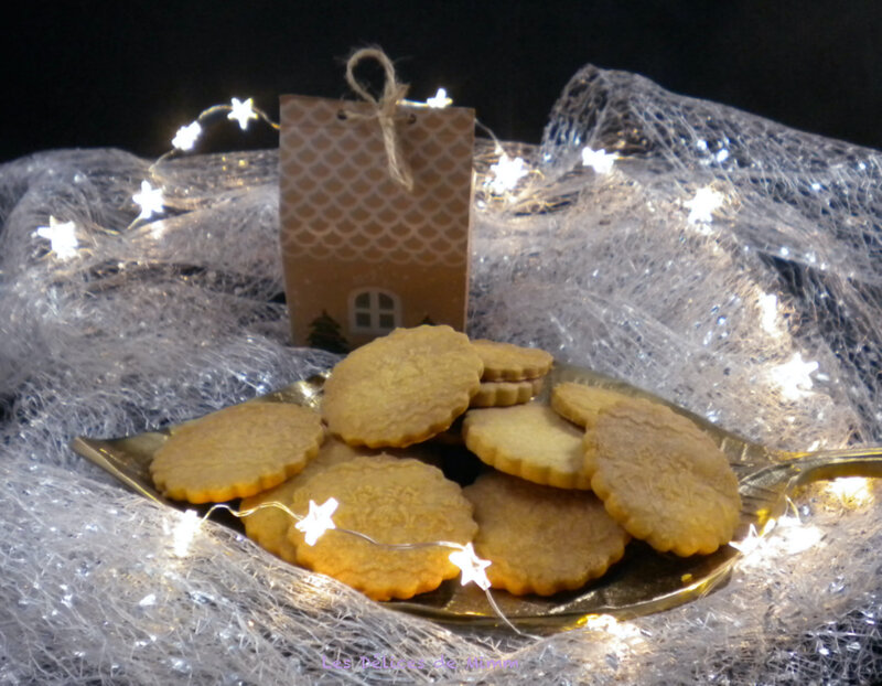 Biscuits de Noël avec un rouleau à motif 4