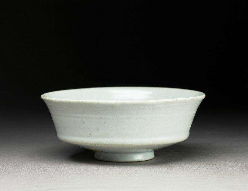 Dish with floral decoration, Yuan Dynasty (1279 - 1368), 14th century