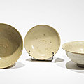 Lot composé de deux bols (dont un céladon à décor incisé et peigné) et une assiette, Vietnam, dynastie des Trần, 13°-14° siècle