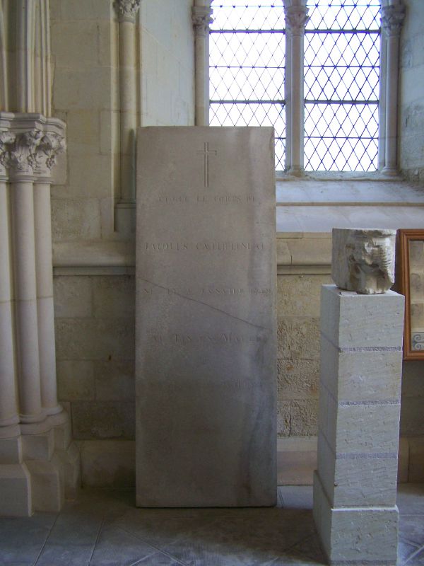 L'ancienne pierre tombale de Cathelineau