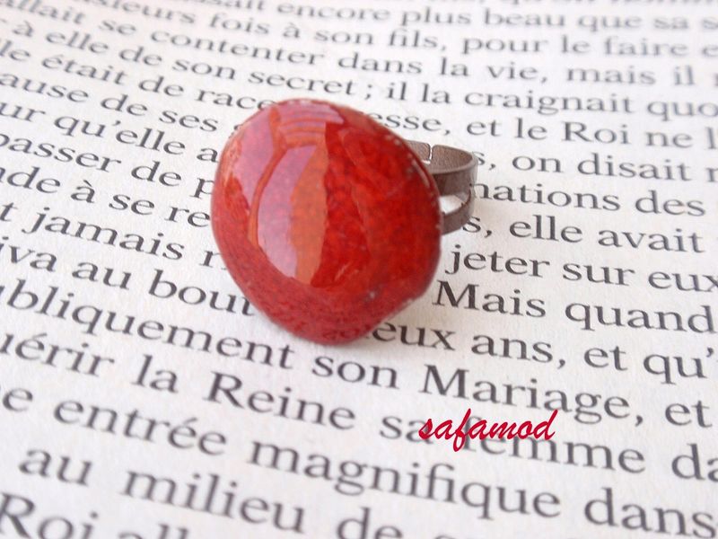 Spécial st valentin - bague ajustable cuivre et cabochon céramiq